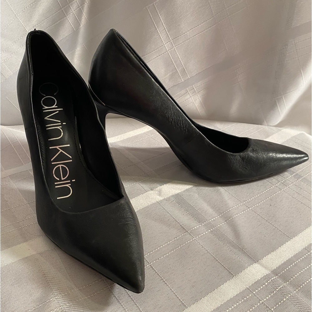Calvin Klein Women’s Black Dress Pump with Signed Silver Heel Plate. Size 6.